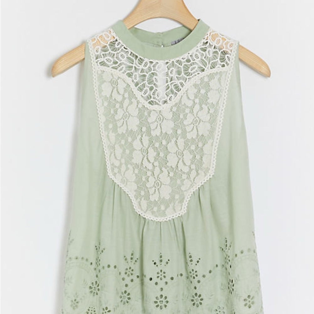 Anthropologie Bl-nk RAYNA EYELET AND LACE-DETAILED TOP IN MINT size S